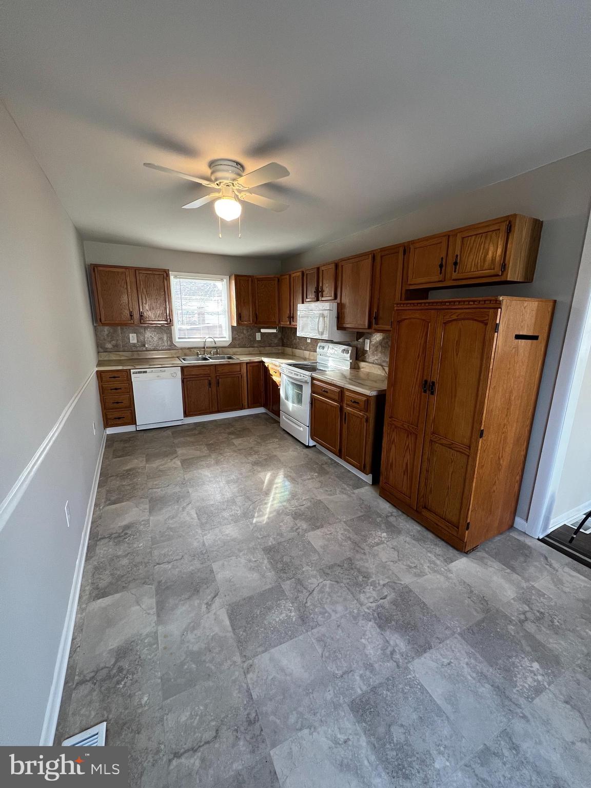 1604 Columbus Road Burlington, NJ 08016 - Photo 15 of 32