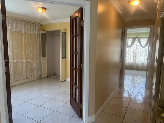 a view of entryway with a mirror