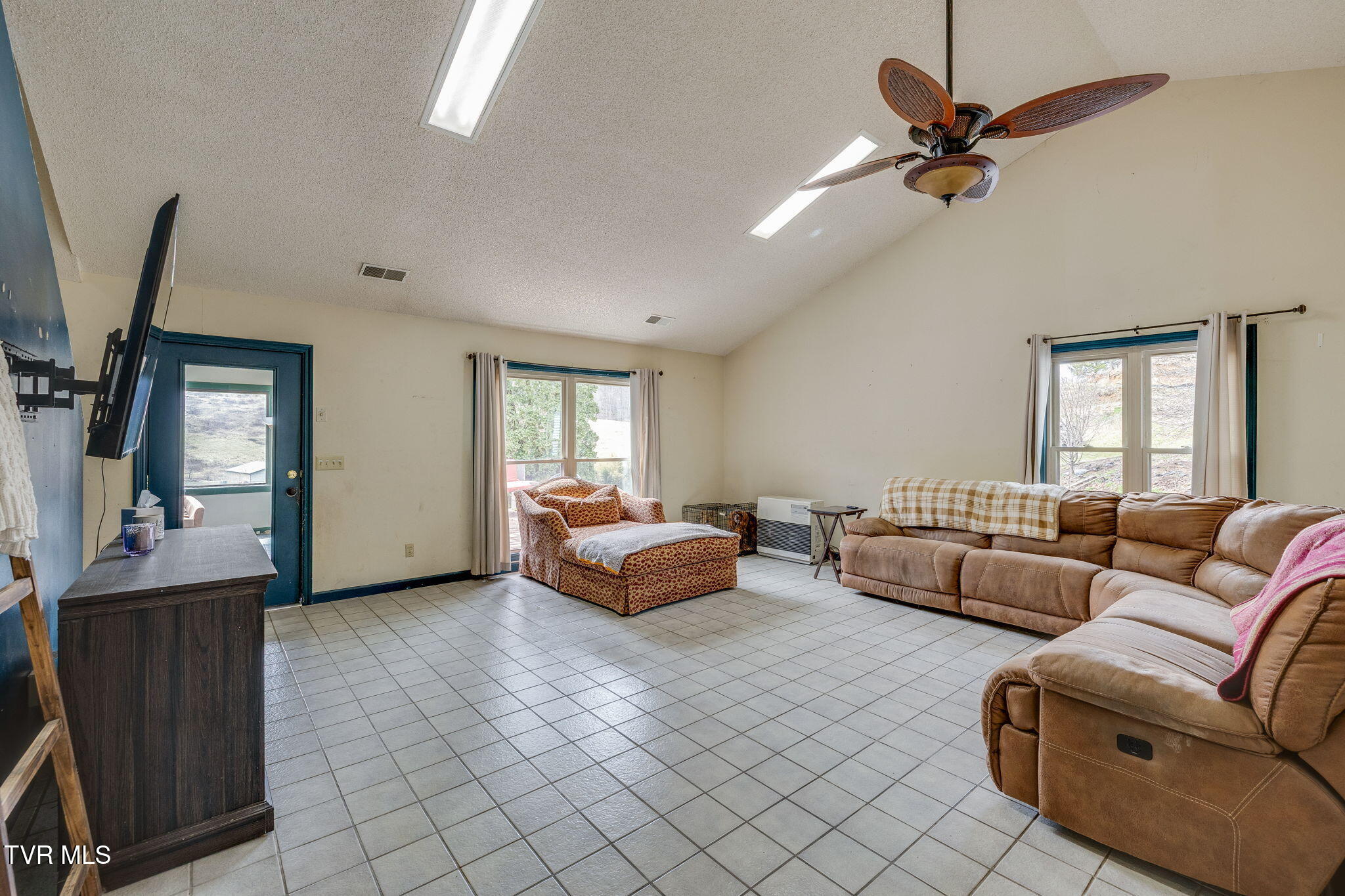 335 Shell Creek Road Roan Mountain, TN 37687 - Photo 10 of 41 010