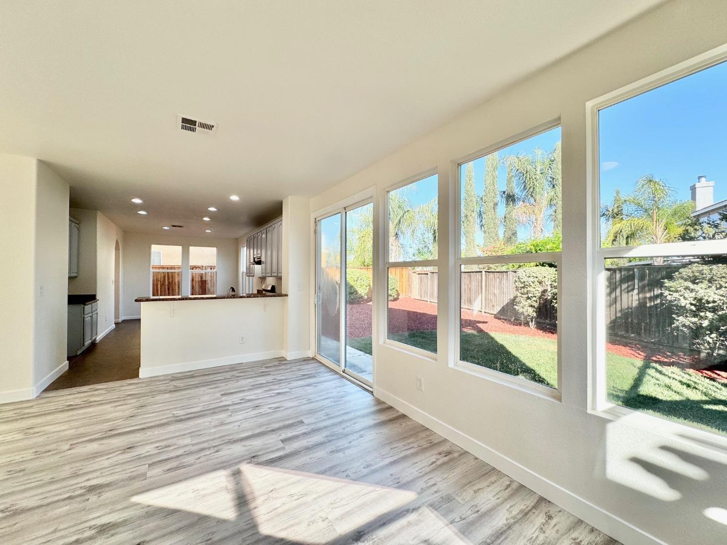 544 Rockingham Court Tracy, CA 95376 - Photo 7 of 28