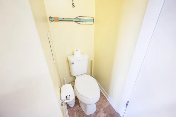 $165,000 | 1085 Bluewater Drive, Unit 208, Moneta, VA 24121