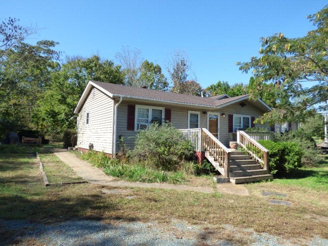 11699 Howardsville Road Howardsville, VA 24562 - Photo 1 of 1 Gallery Image 1