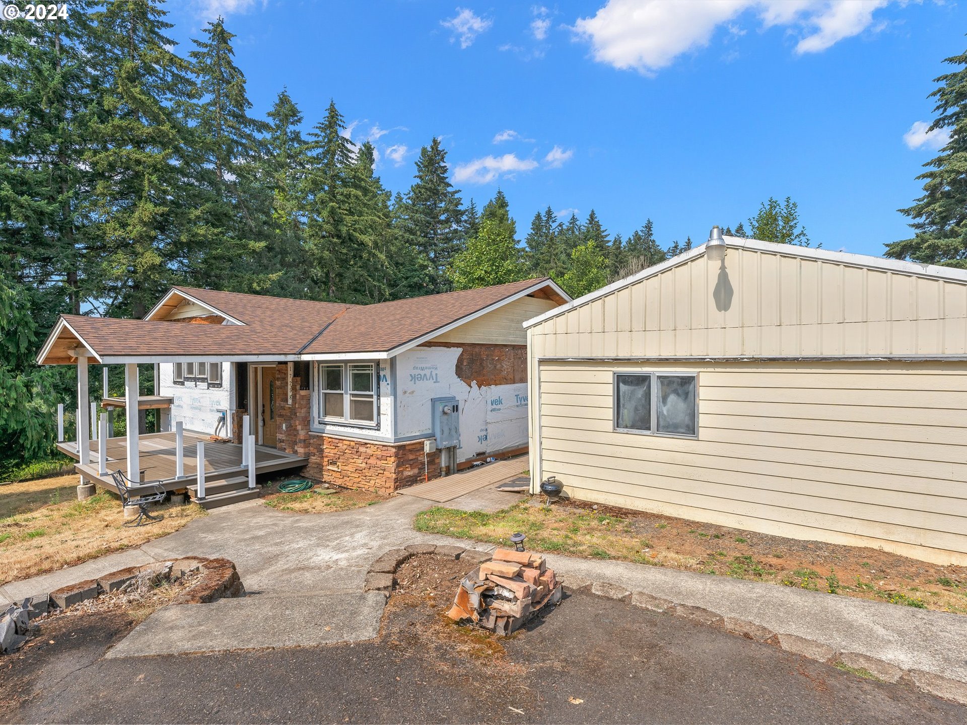 17258 South North End Road Oregon City, OR 97045 - Photo 2 of 47 Gallery Image 2