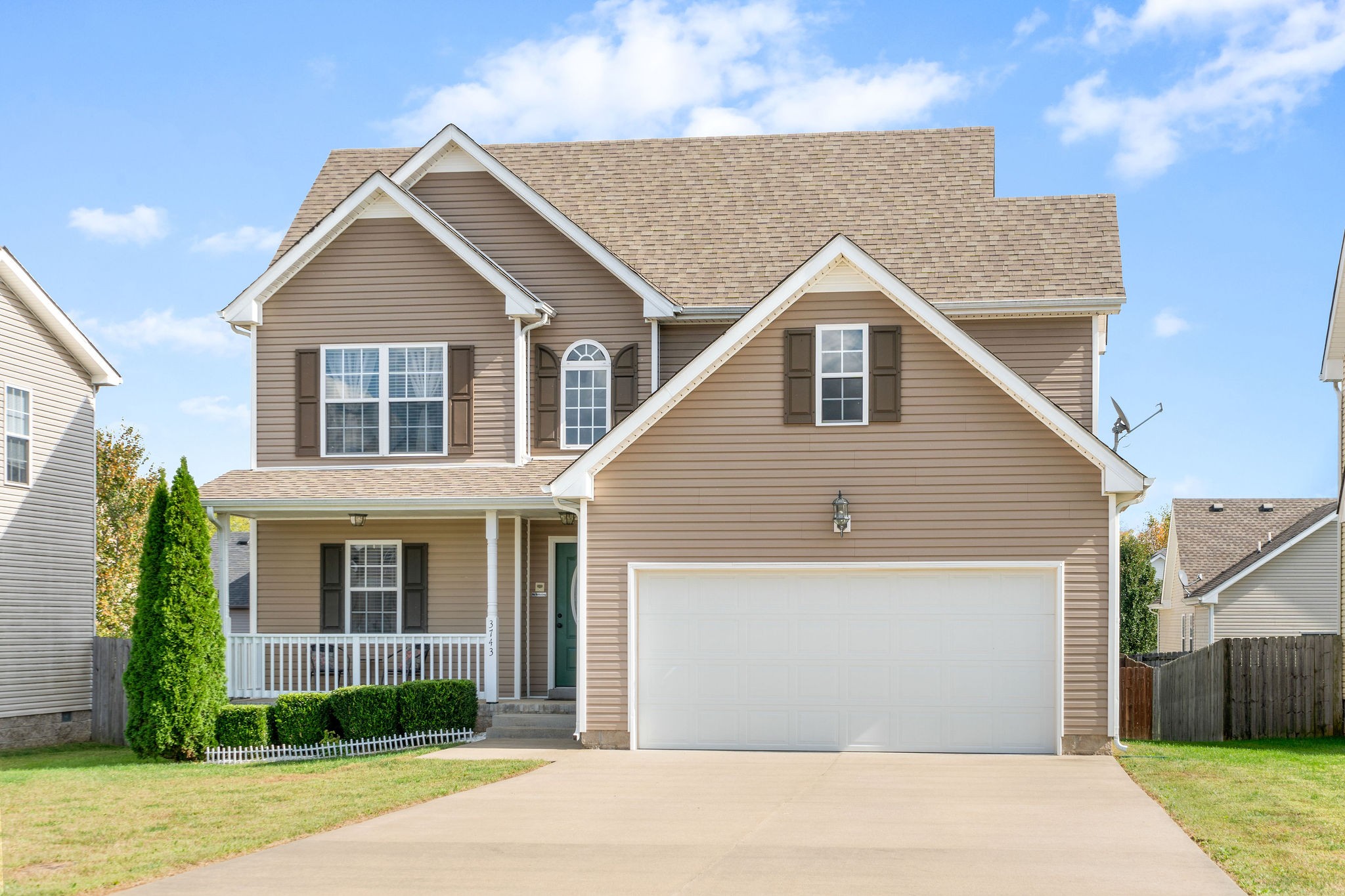 3743 Suiter Road Clarksville, TN 37040 - Photo 2 of 32 a front view of house with yard