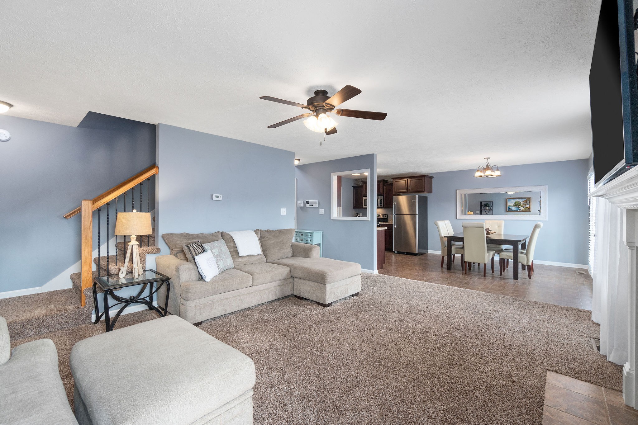 3743 Suiter Road Clarksville, TN 37040 - Photo 10 of 32 a living room with furniture and kitchen view