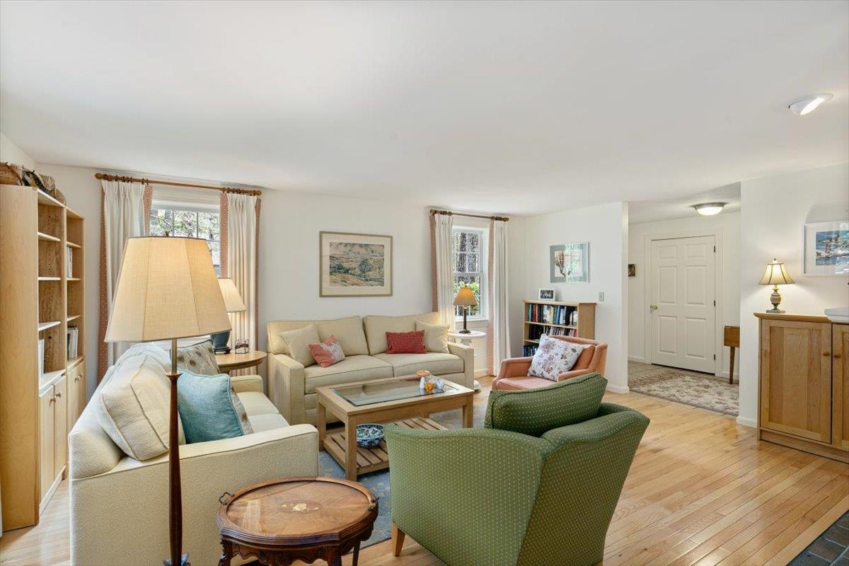 7 Coach Road Exeter, NH 03833 - Photo 31 of 34
