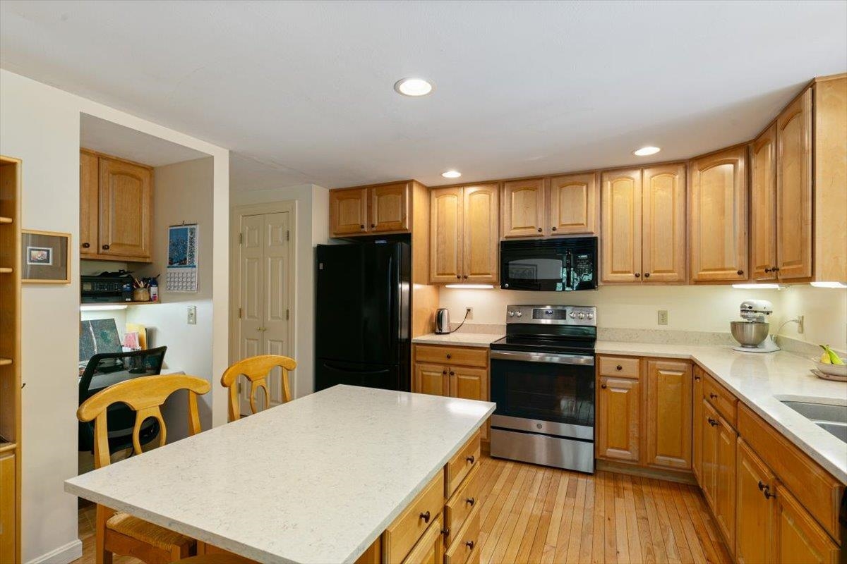 7 Coach Road Exeter, NH 03833 - Photo 33 of 34