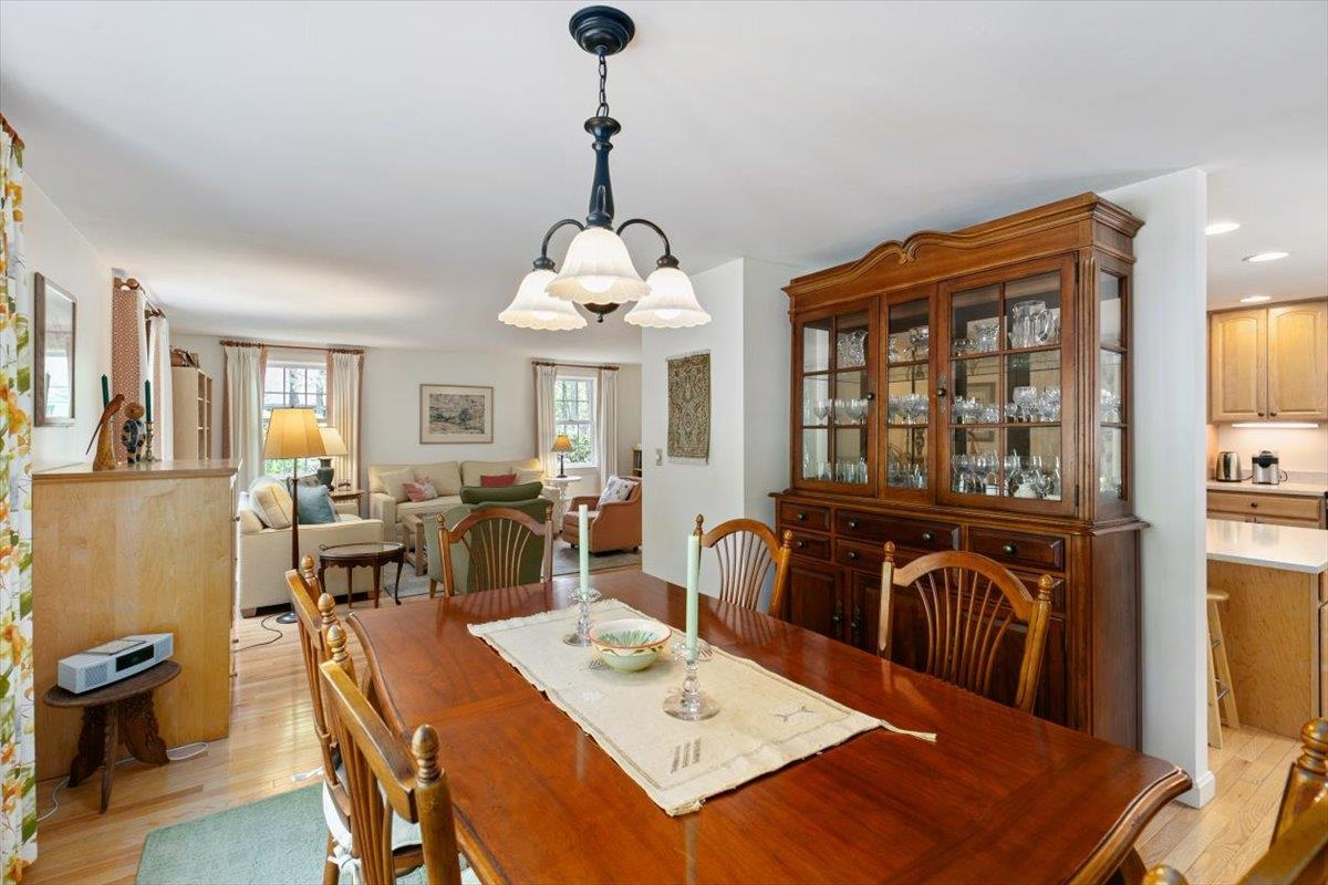 7 Coach Road Exeter, NH 03833 - Photo 4 of 34