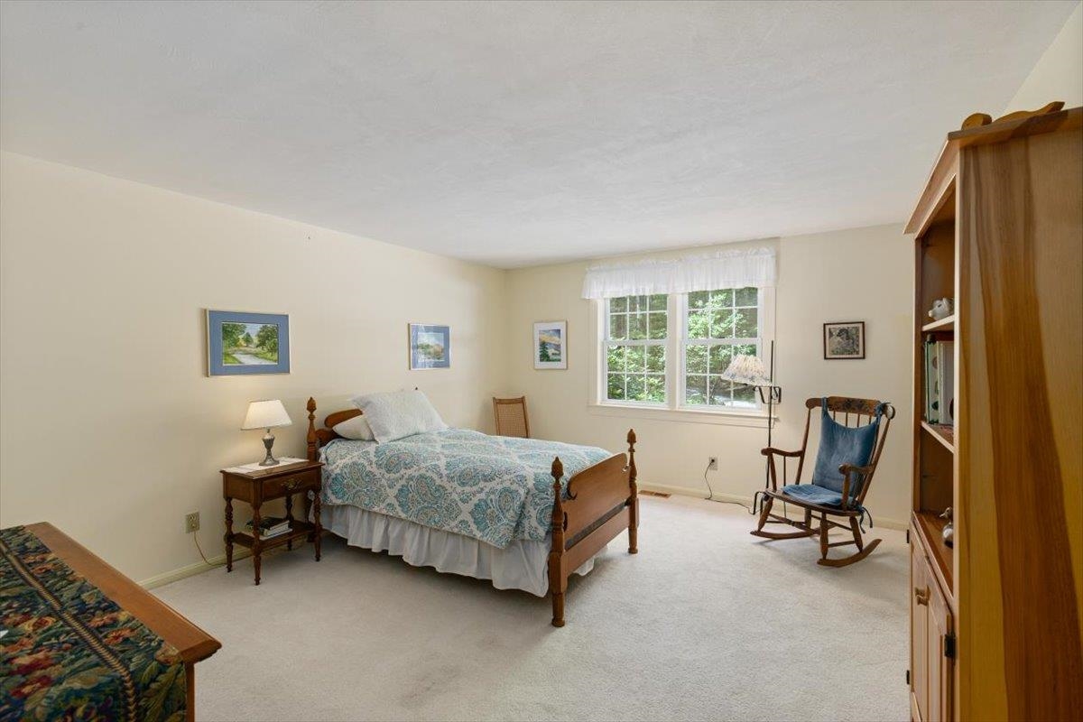 7 Coach Road Exeter, NH 03833 - Photo 10 of 34