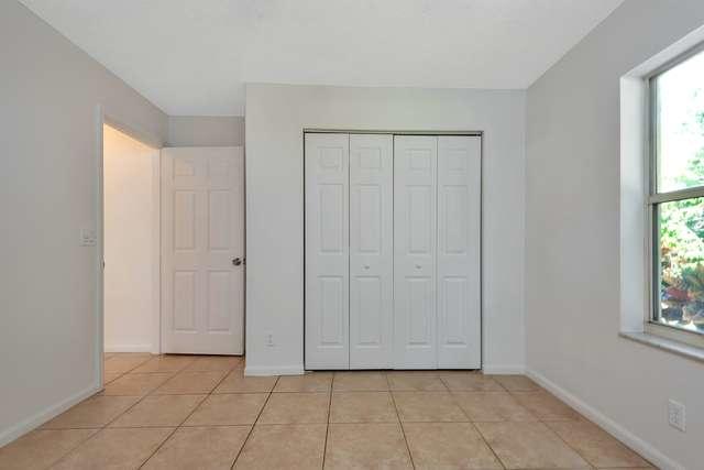 4821 North Lee Road Delray Beach, FL 33445 - Photo 25 of 33 a view of an empty room and window