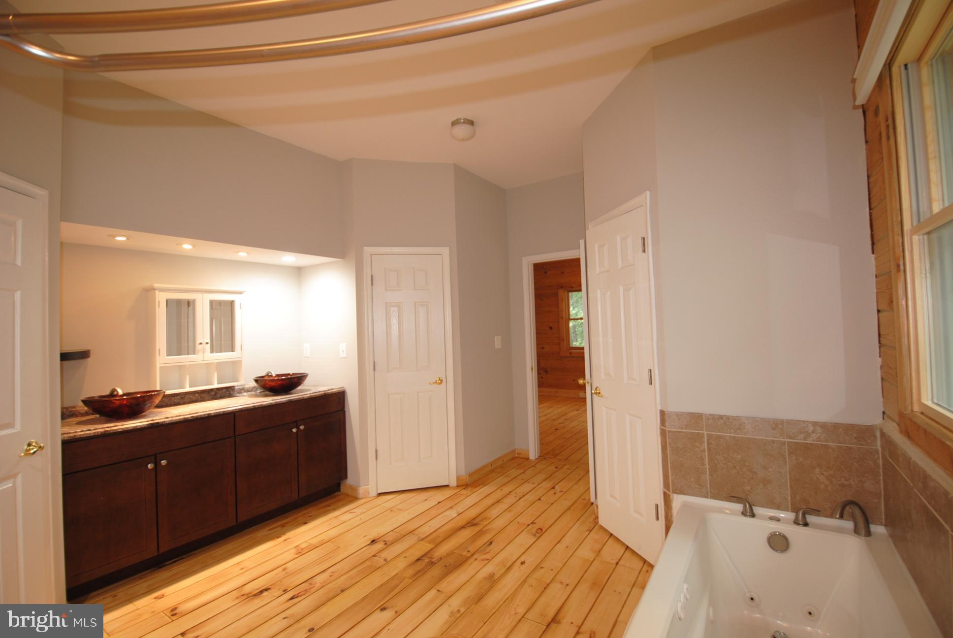 651 Knob Road Gore, VA 22637 - Photo 21 of 30 Primary Bath
