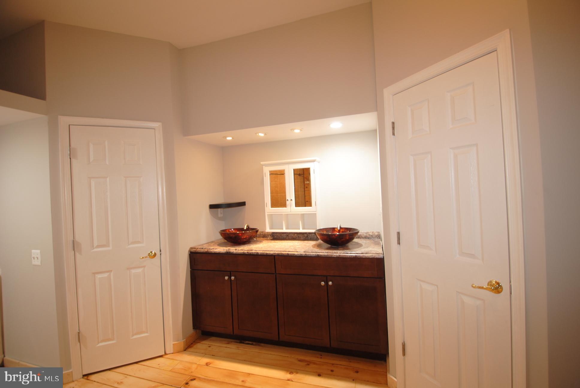 651 Knob Road Gore, VA 22637 - Photo 22 of 30 Primary Bath