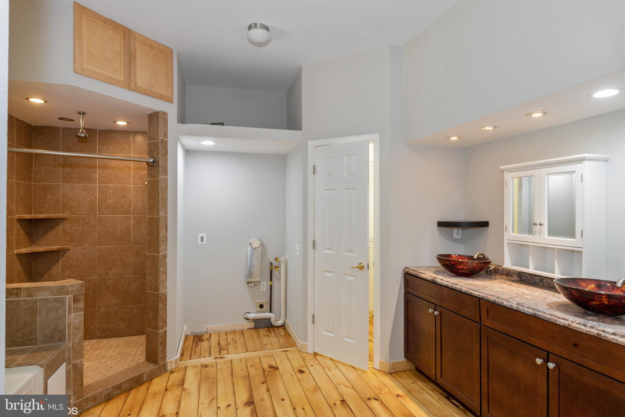 651 Knob Road Gore, VA 22637 - Photo 25 of 30 primary full bath