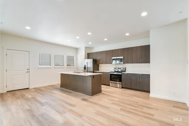 $1,168,899 | 6726 West Overland Road, Boise, ID 83709