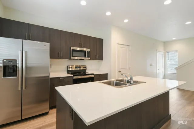 $1,168,899 | 6726 West Overland Road, Boise, ID 83709