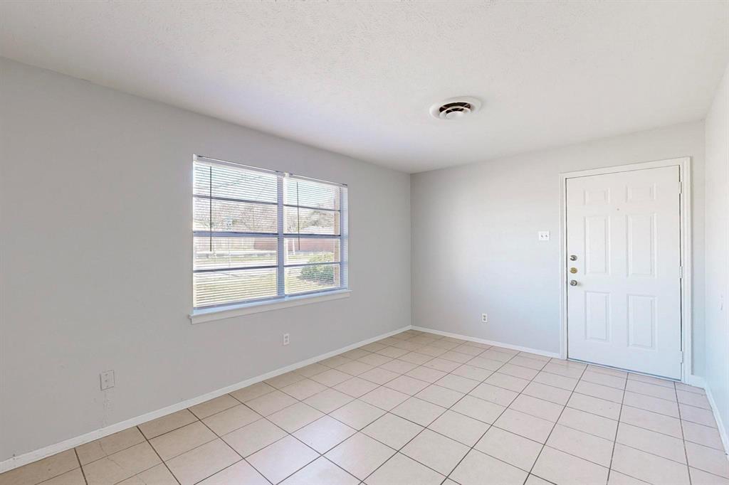 220 West Union Bower Road Irving, TX 75061 - Photo 16 of 30