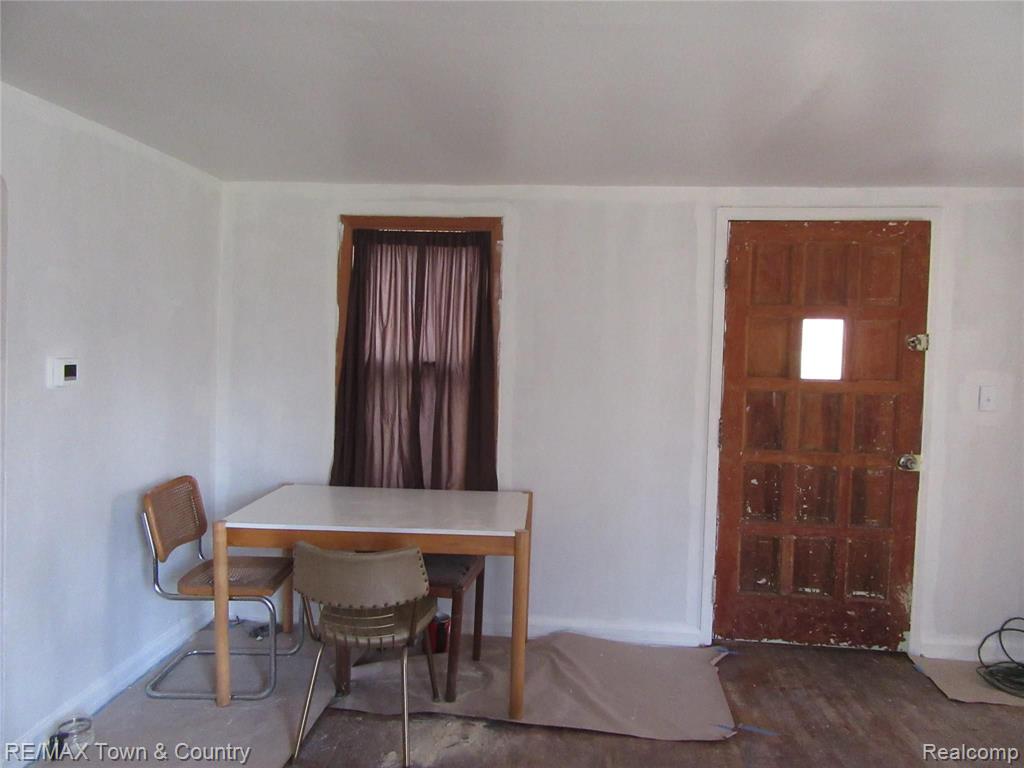9063 Coldwater Road Flushing, MI 48433 - Photo 6 of 12