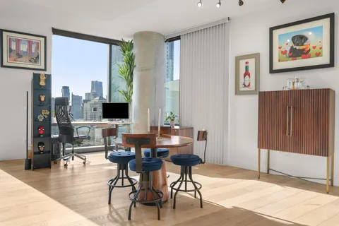 $1,395,000 | 70 Rainey Street, Unit 1908, Austin, TX 78701