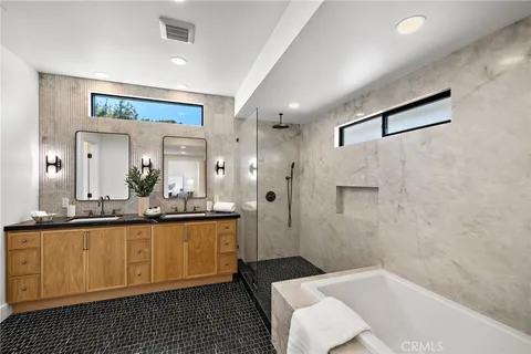 $9,999,000 | 1700 Port Ashley Place, Newport Beach, CA 92660
