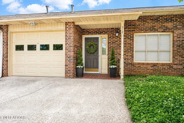$274,900 | 218 South Magnolia Street, Maryville, TN 37803