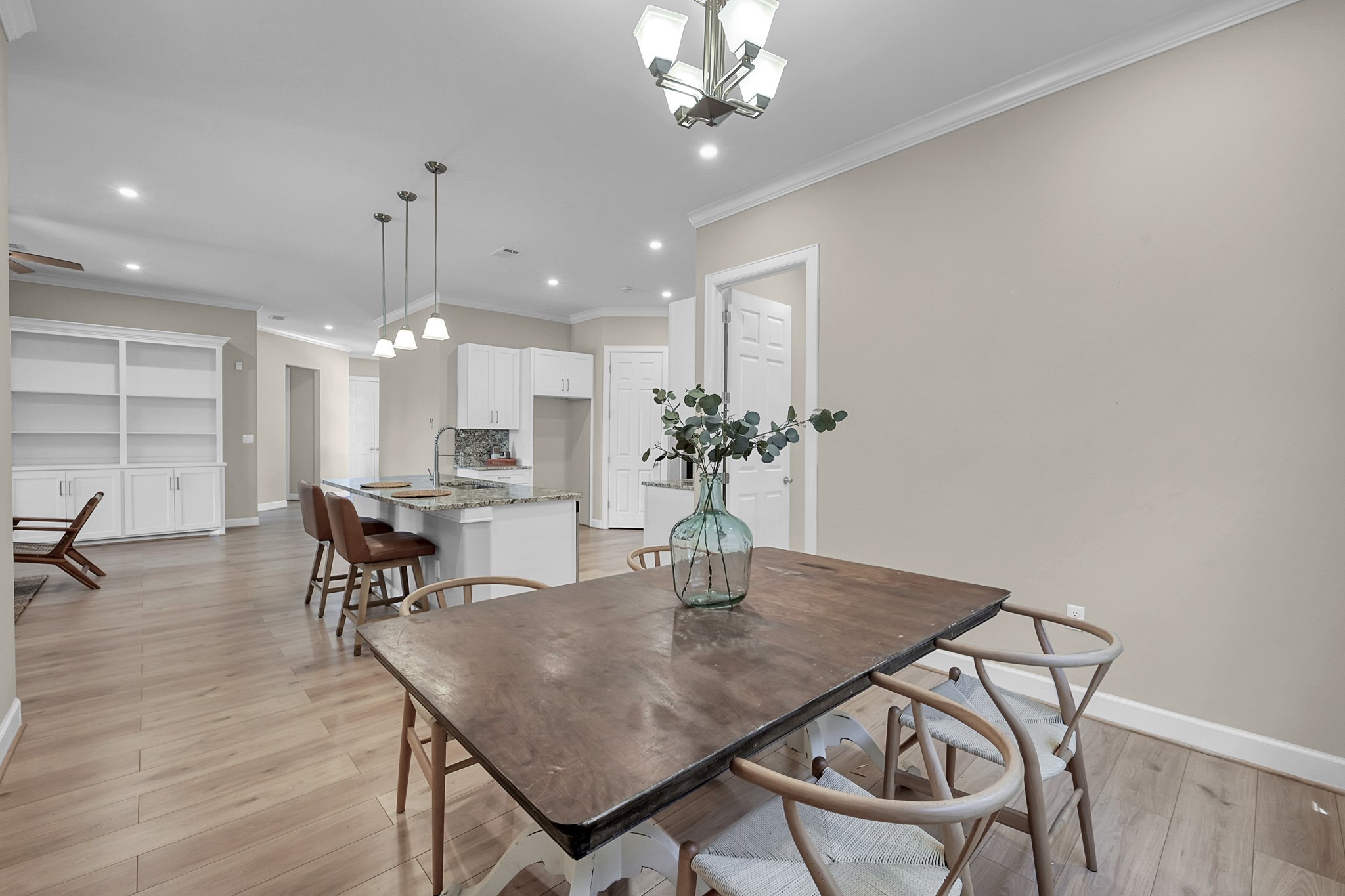 121 Bermuda Circle Montgomery, TX 77356 - Photo 19 of 44 a view of a dining room with furniture and wooden floor