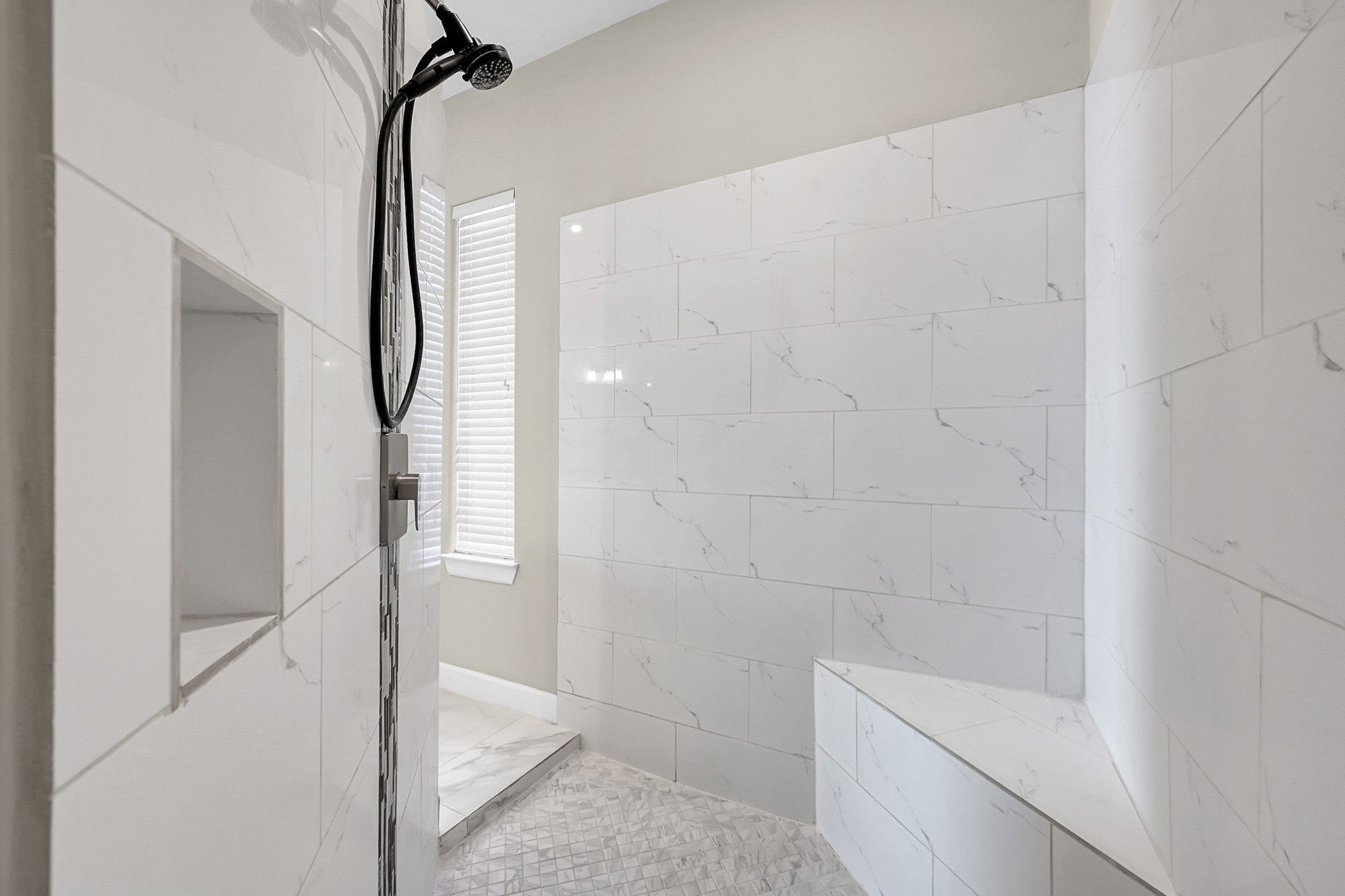 121 Bermuda Circle Montgomery, TX 77356 - Photo 28 of 44 a bathroom with a shower