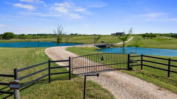 $1,199,000 | 15949 Highway 190, Rogers, TX 76569