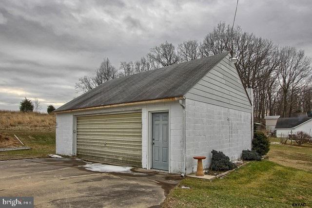 389 Lindy Road Seven Valleys, PA 17360 - Photo 25 of 27 Gallery Image 25