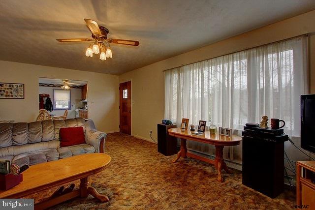 389 Lindy Road Seven Valleys, PA 17360 - Photo 4 of 27 Gallery Image 4