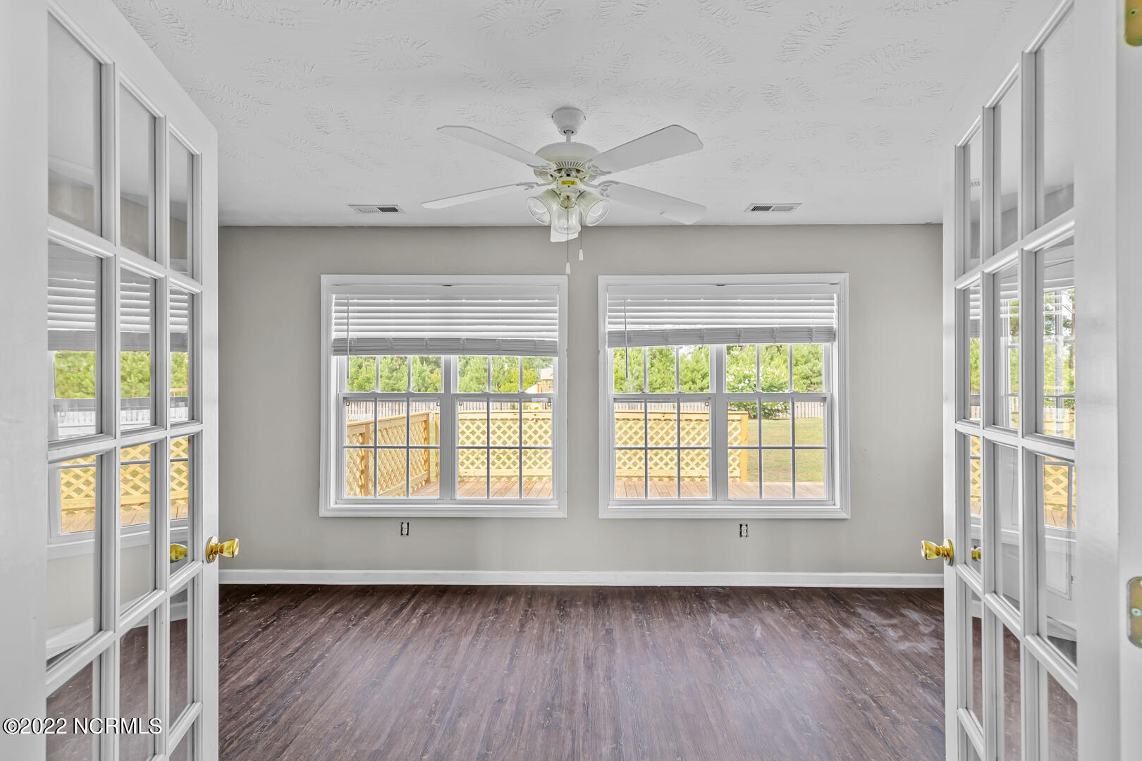 222 Target Lane Hubert, NC 28539 - Photo 12 of 53 12