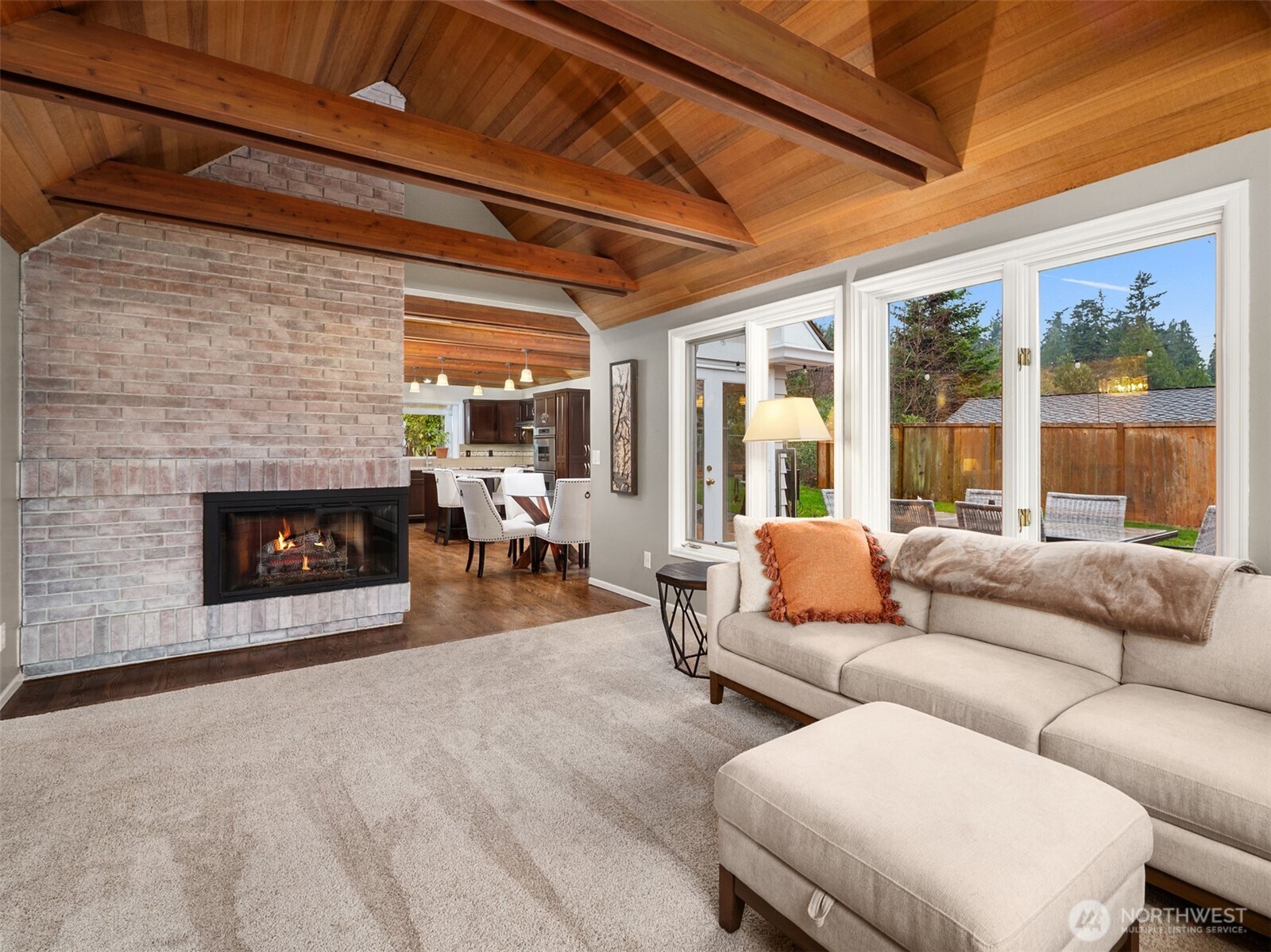 8430 Talbot Road Edmonds, WA 98026 - Photo 14 of 38 Gallery Image 14
