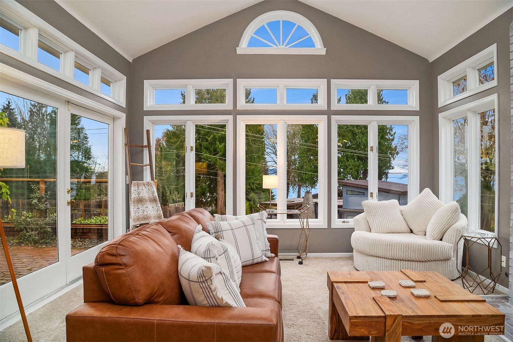 8430 Talbot Road Edmonds, WA 98026 - Photo 3 of 38 Gallery Image 3