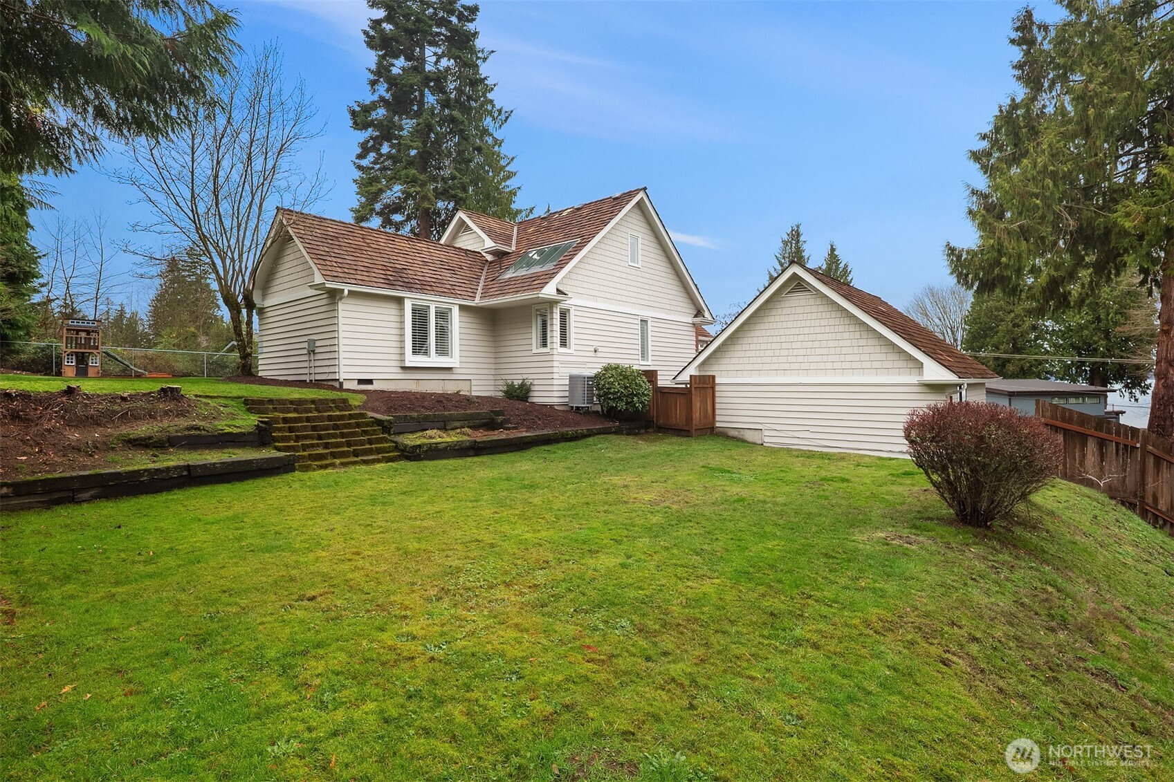 8430 Talbot Road Edmonds, WA 98026 - Photo 36 of 38 Gallery Image 36