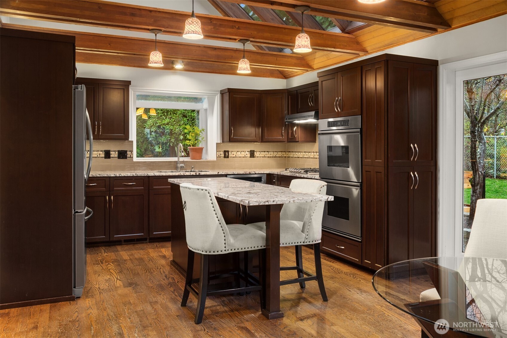 8430 Talbot Road Edmonds, WA 98026 - Photo 7 of 38 Gallery Image 7