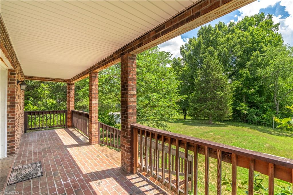5083 Baux Mountain Road Winston-Salem, NC 27105 - Photo 7 of 39