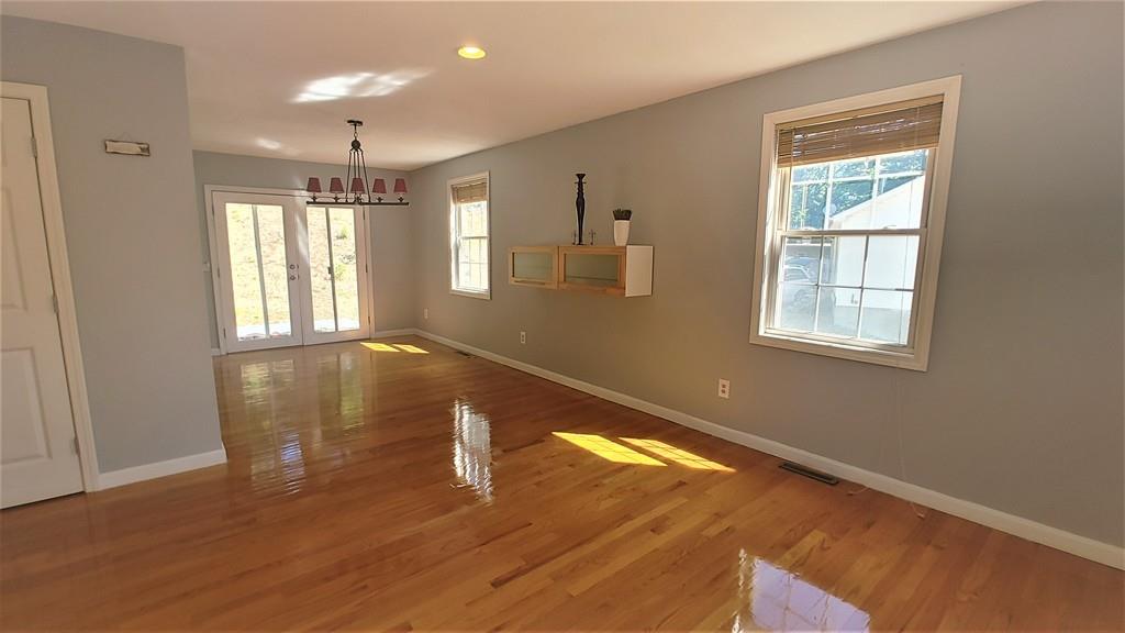 646 Alden Street Springfield, MA 01109 - Photo 4 of 27
