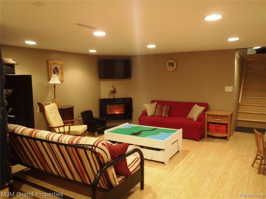 9100 Platt Road Dundee, MI 48131 - Photo 16 of 29