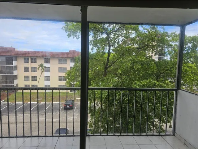 $149,900 | 4172 Inverrary Drive, Unit 410, Lauderhill, FL 33319