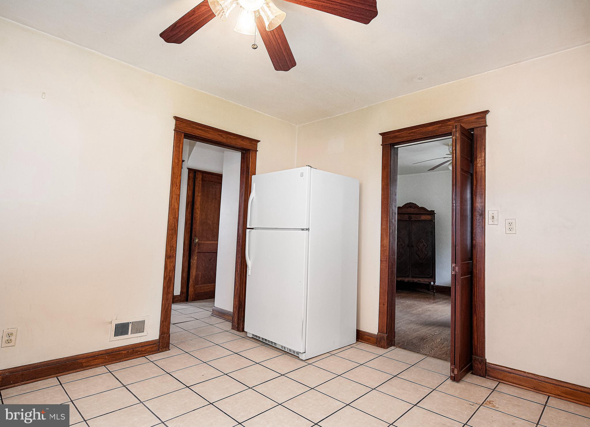3608 East Joppa Road Baltimore, MD 21234 - Photo 13 of 29 Table space or room for an island