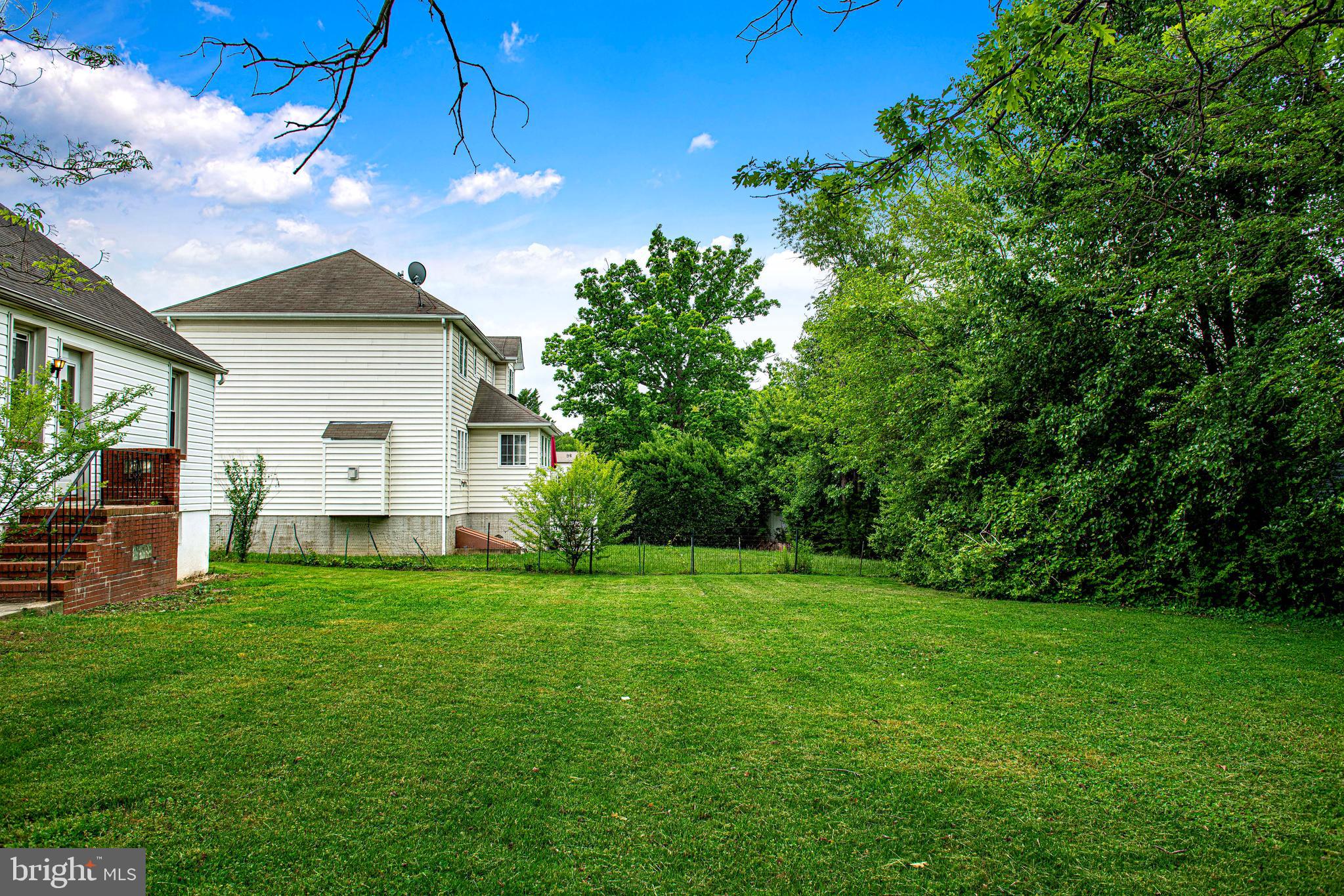 3608 East Joppa Road Baltimore, MD 21234 - Photo 23 of 29 Side view of back yard