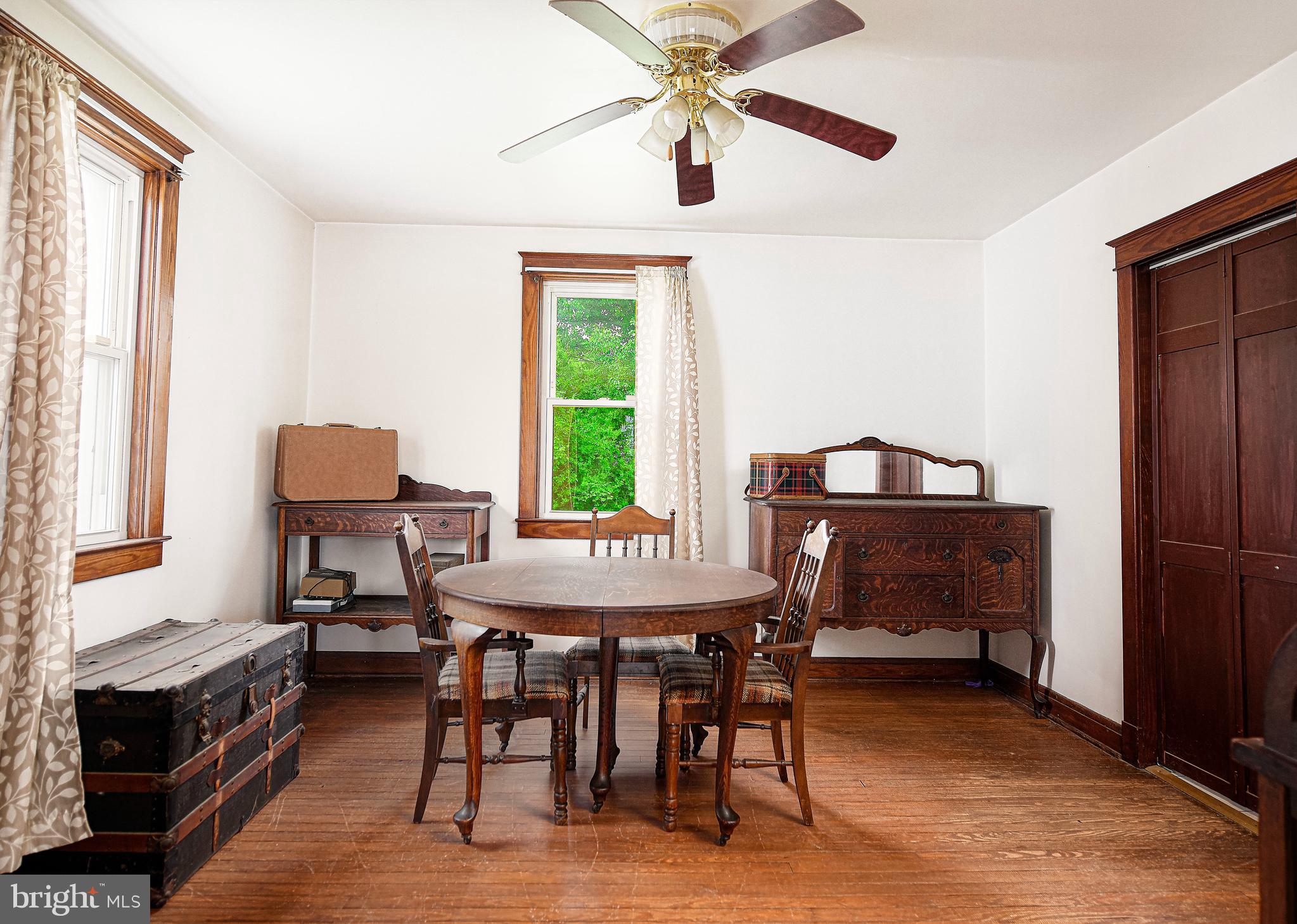 3608 East Joppa Road Baltimore, MD 21234 - Photo 9 of 29 Dining room w/ 2 windows