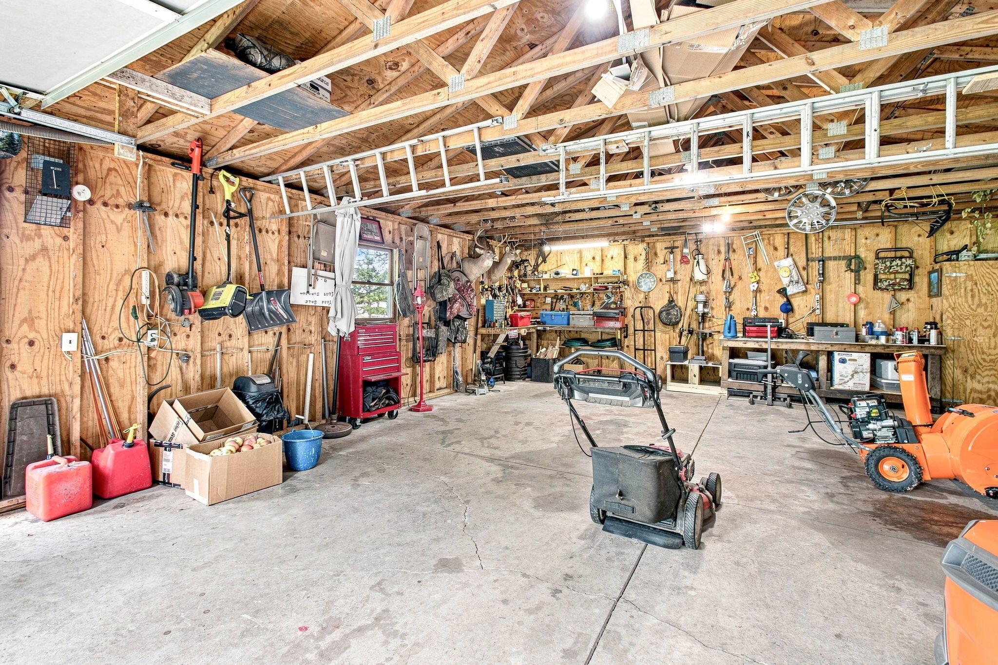 5609 Johnson Road Coloma, MI 49038 - Photo 36 of 40 Outbuilding int1