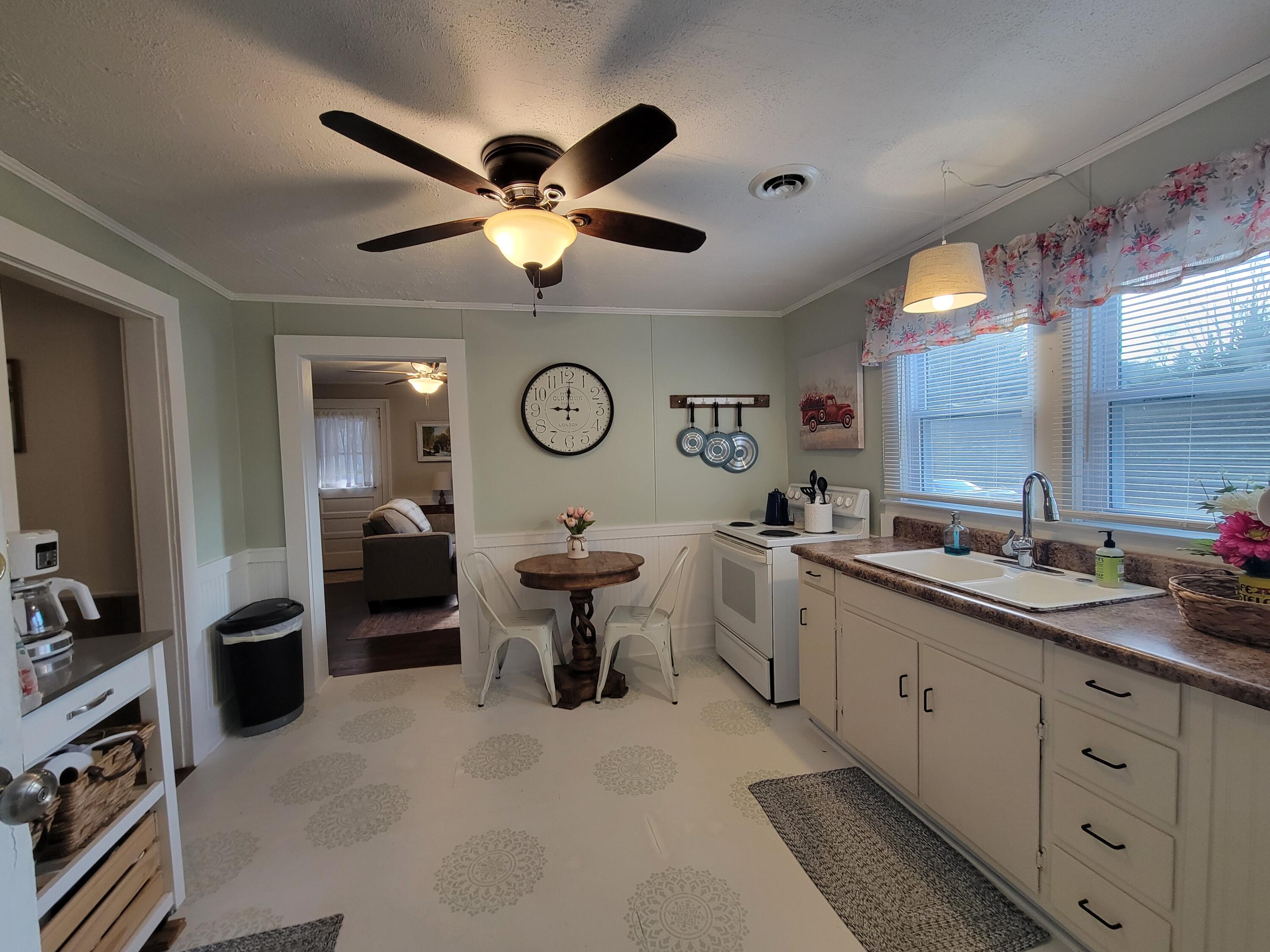 390 Riverbrook Road Henry, VA 24102 - Photo 11 of 65 10