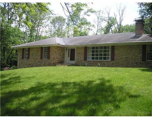 2701 Woodthrush Road Springfield, OH 45504 - Photo 2 of 15