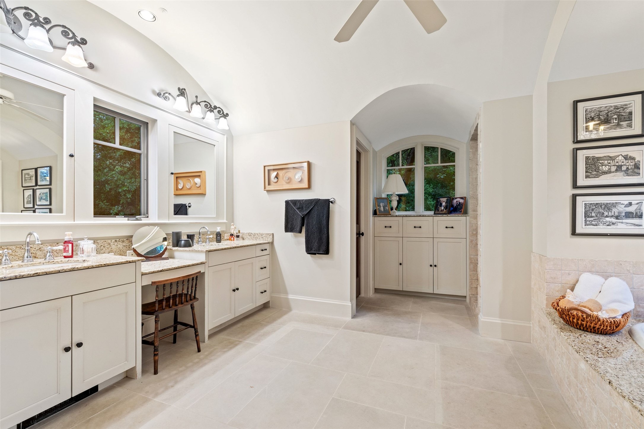 4625 Rockcliff Road Austin, TX 78746 - Photo 13 of 34 Gallery Image 13