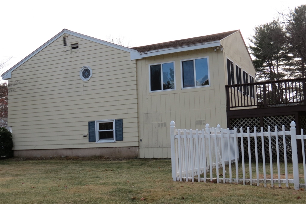 7 Carriage Road North Billerica, MA 01862 - Photo 28 of 32 Gallery Image 28