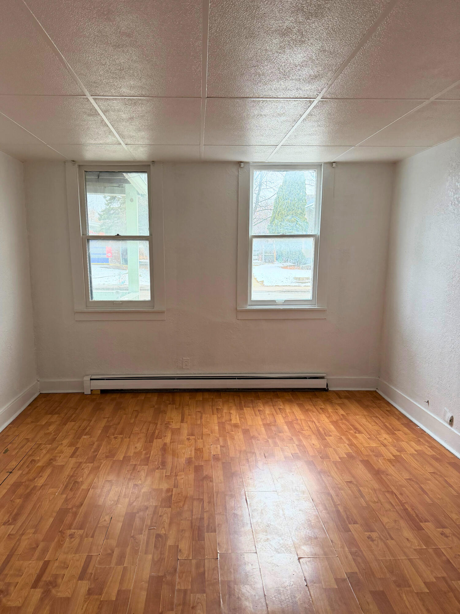 4911 Sheridan Road Kenosha, WI 53140 - Photo 4 of 6 Living Room