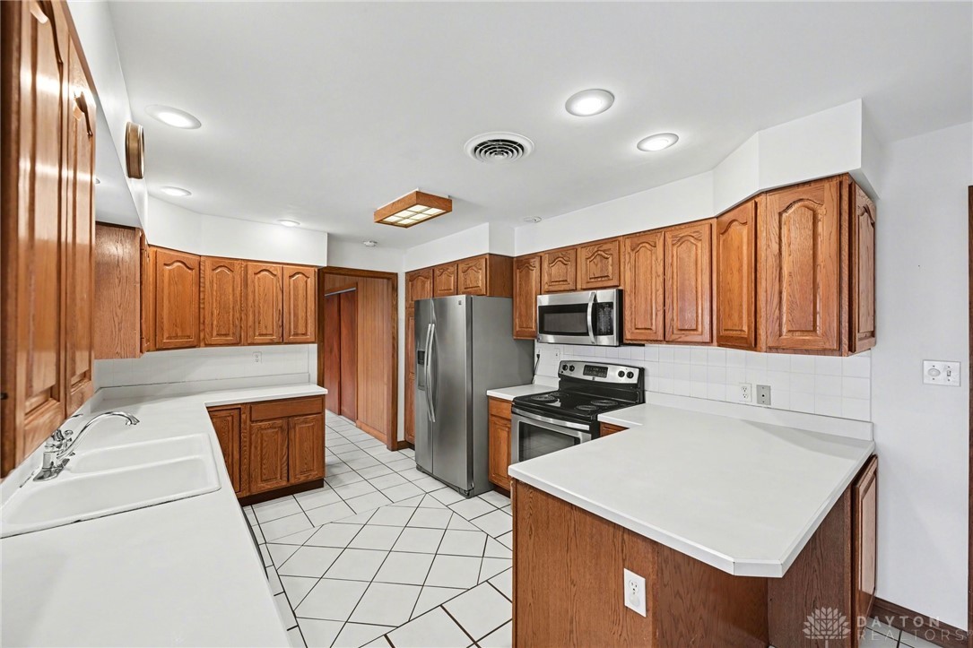 3025 Big Hill Road Dayton, OH 45419 - Photo 10 of 52