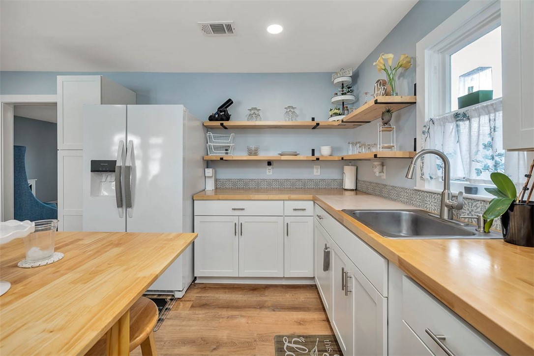 2329 Reynolds Street Brunswick, GA 31520 - Photo 9 of 30