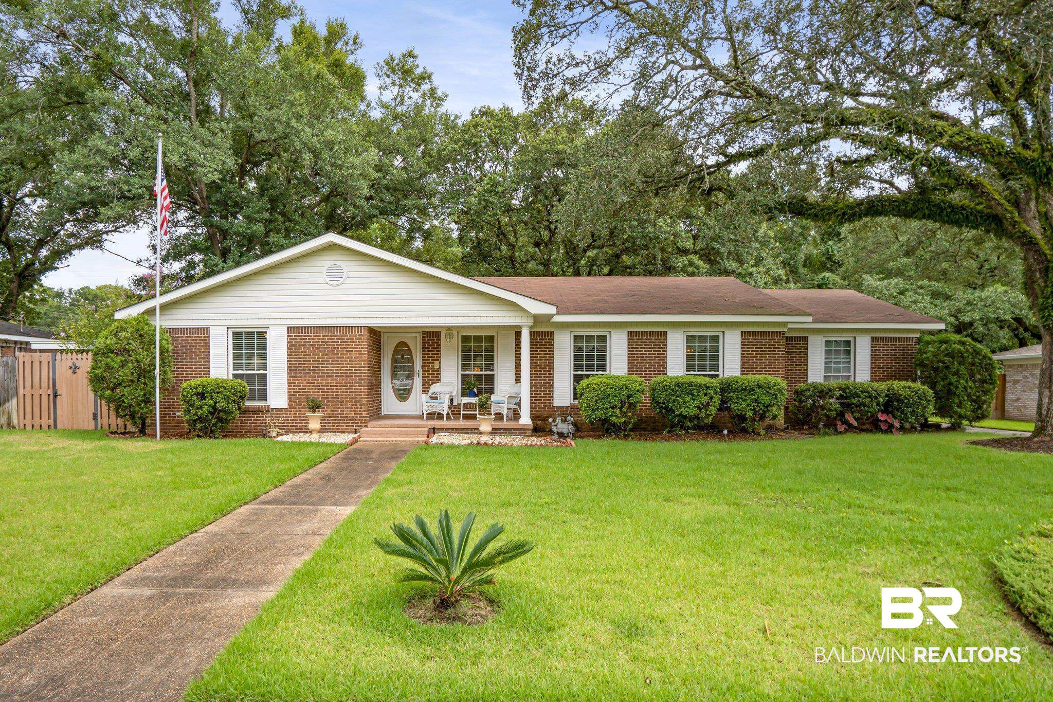 4250 Spring Valley Drive South Mobile, AL 36693 - Photo 1 of 20